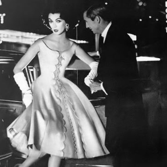 πWelcome to My Poshmark Store - Style Showcase π - Picture 4 of 8